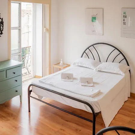 The Pocket Pillow House 3*