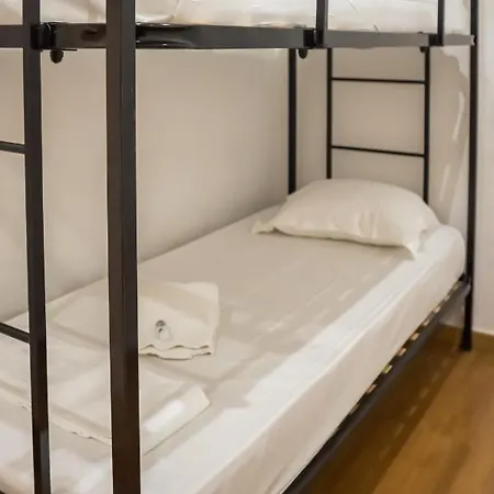 The Pocket Pillow House פארו